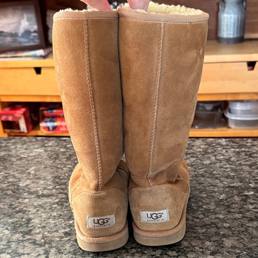 UGG Classic Tall Winter Boots, size 7 - Picture 5 of 5